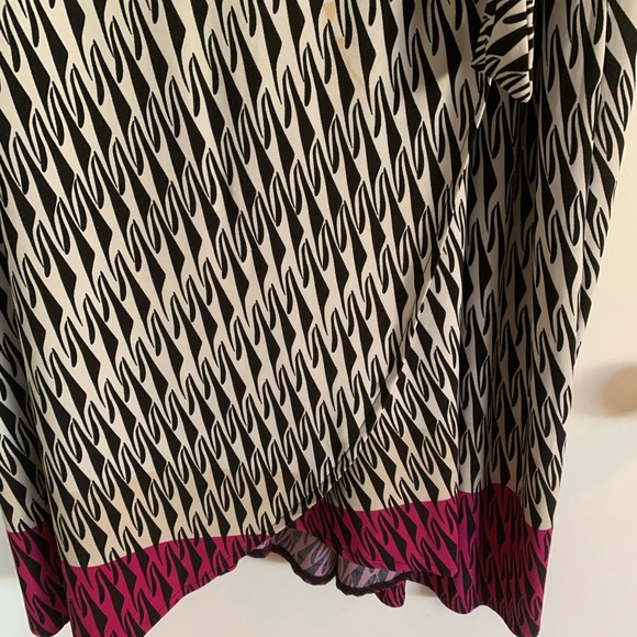 PENNS wrap-style dress - Picture 4 of 5